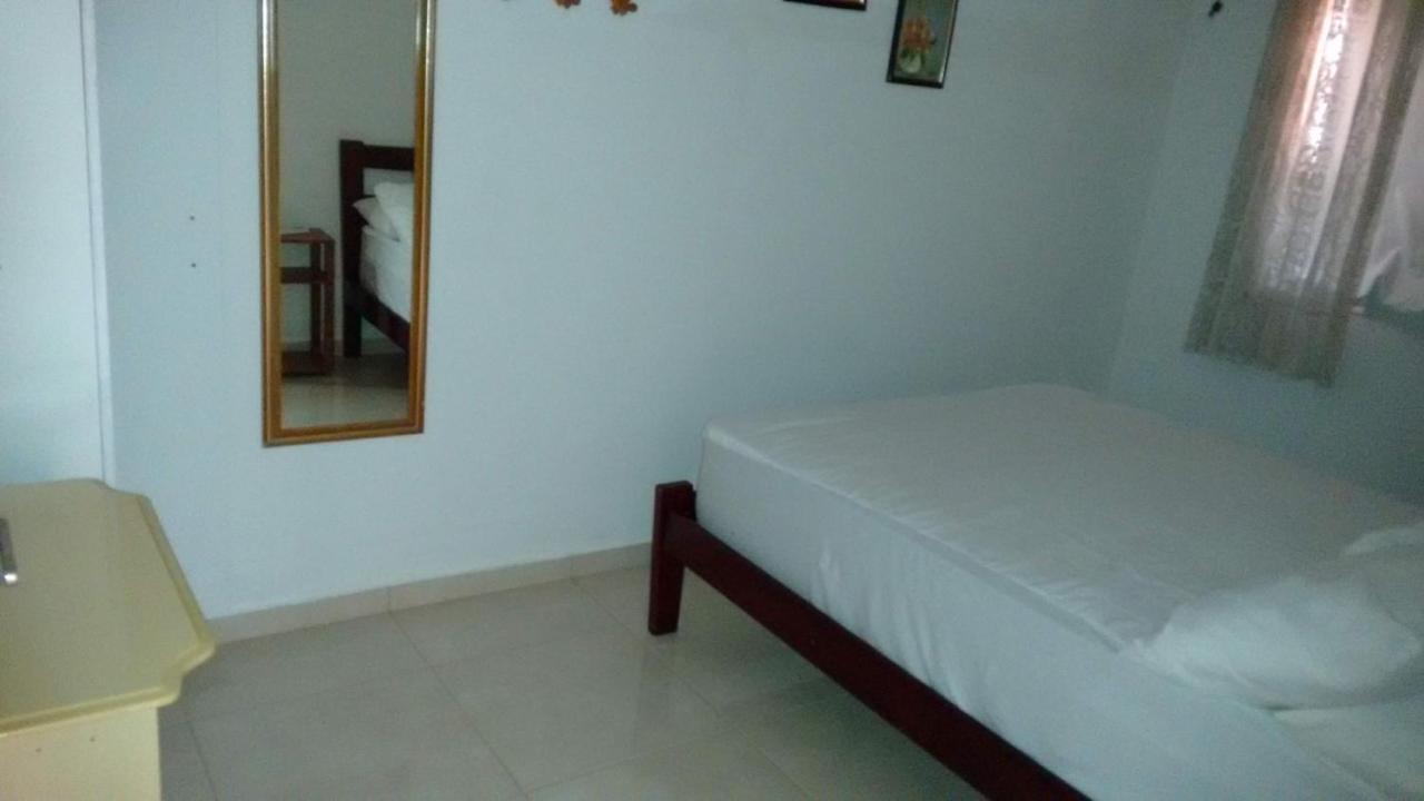 Residencial Praia Bombas Бомбиньяс Экстерьер фото